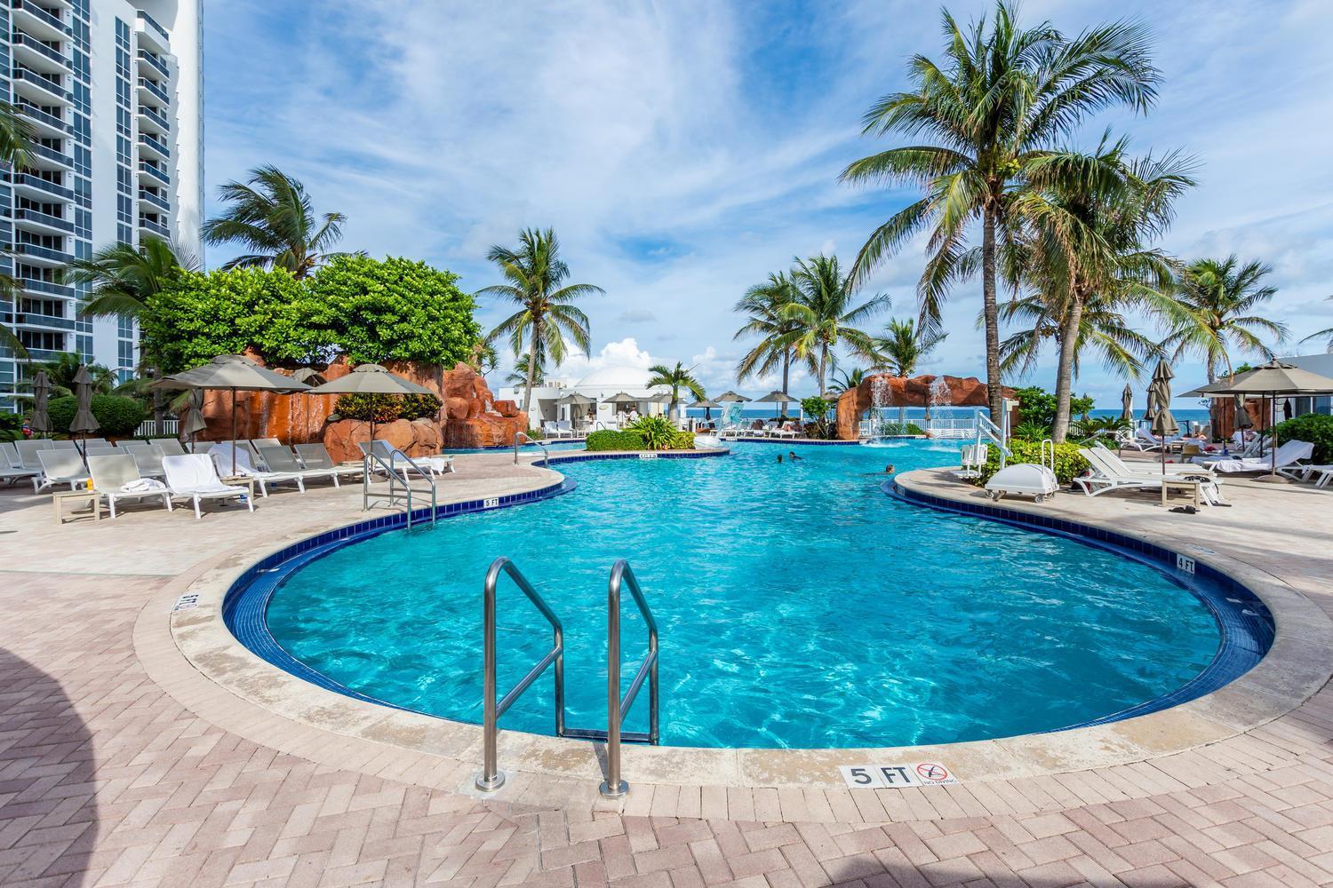 Trump Intl 2 Bedroom Apartment 1600 Sqf Ocean Front Маями Бийч Екстериор снимка